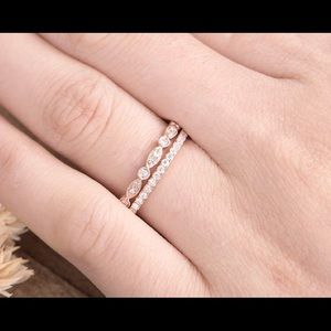 Diamond wedding band